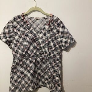 NrG By Barco Women’s Scrub Top Large Black White Red Plaid